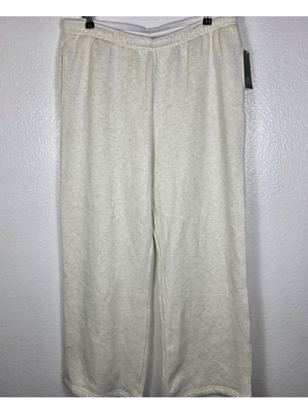 Wild Fable Women's High-Rise Straight Leg Sweatpants Heather Grey. Size XXL.